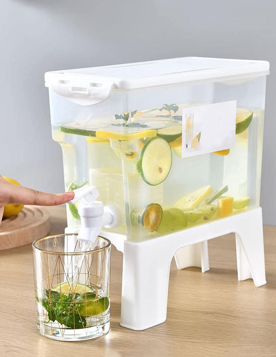 Dispensador de agua de plástico