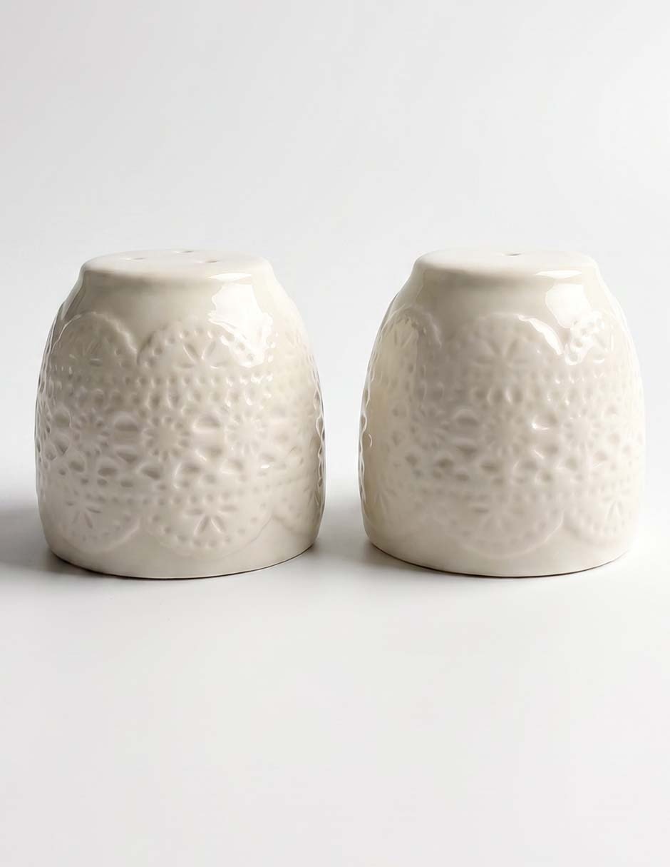 Set salero y pimentero Lacy de porcelana 4